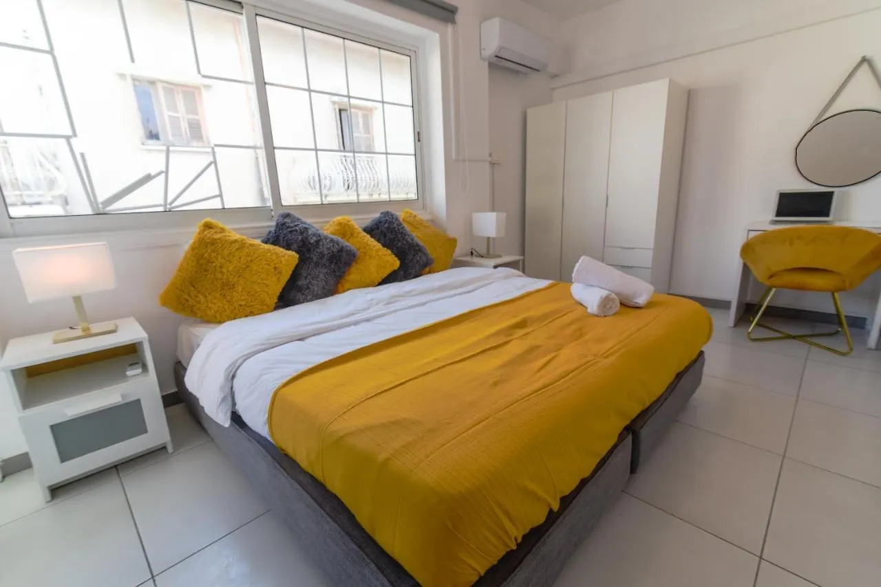 Jana'S 2-Br Apartment In לרנקה