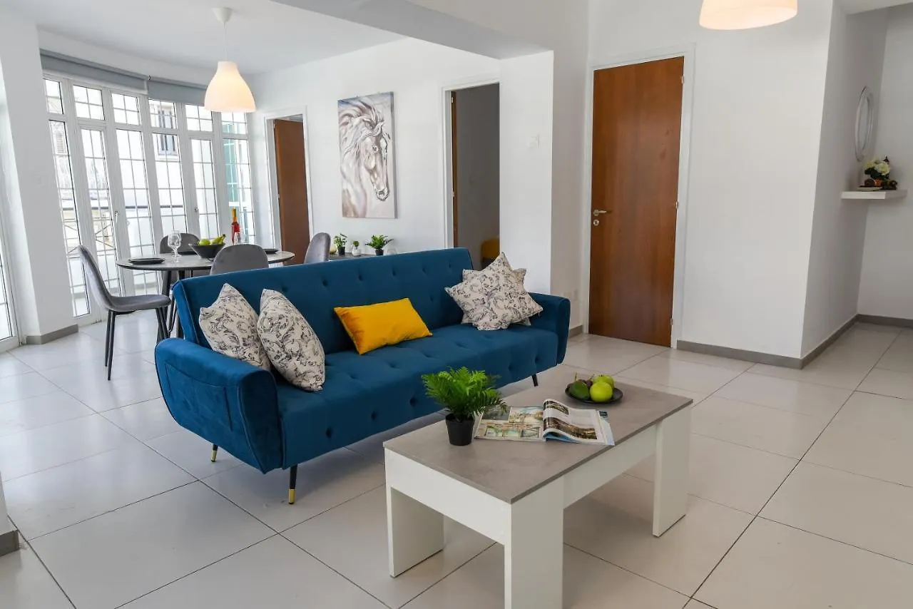 Jana'S 2-Br Apartment In לרנקה
